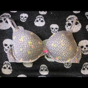 Victoria’s Secret VS Floral Gray Bra Size 38C
